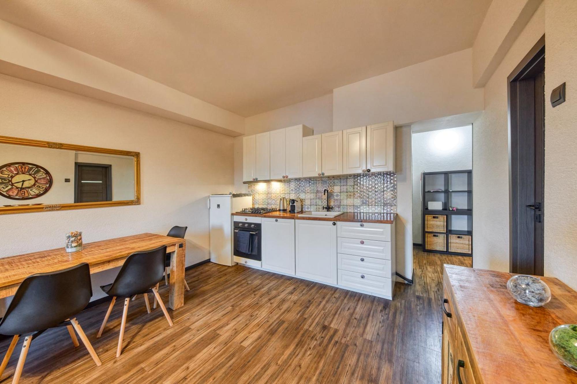 Mahalo Apartment ブラチスラヴァ エクステリア 写真
