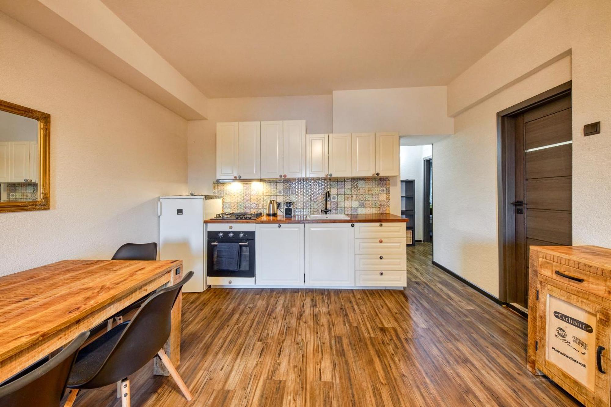 Mahalo Apartment ブラチスラヴァ エクステリア 写真